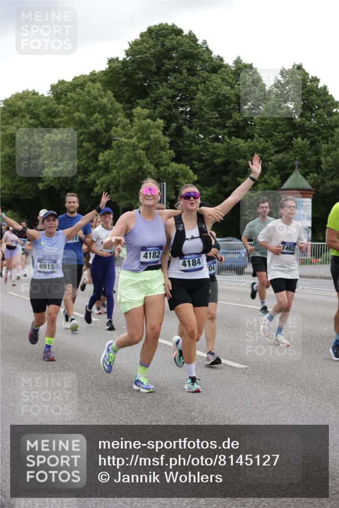 29.06.2025 - hella hamburg halbmarathon Jannik Wohlers http://msf.ph/oto/8145127 29.06.2025 10:46:56 Lombardsbrücke 1463, 1523, 1704, 2148, 2407, 2537, 2994, 3339, 4184, 4325, 4483, 4806, 4895, 4974, 4975, 5895, 6255, 6256, 6879, 6995, 7403, 7430, 7431, 7630, 7631, 8105, 8131, 8706, 8915, 8953, 9018, 9273, 9557, 9774, 9969, 9972, 10075, 10206, 10903, 11276, 11378, 12989, 13172, 13349, 13430, 13431, 13806, 13819, 13830, 13898, 14441, 14516, 14517, 15413, 16337, 16552, 17015, 17122, 17514, 18258, 18415, 18753, 18781, 18852, 18858 meine-sportfotos.de