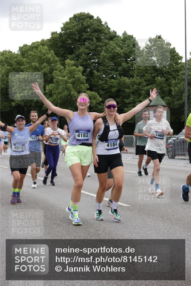 29.06.2025 - hella hamburg halbmarathon Jannik Wohlers http://msf.ph/oto/8145142 29.06.2025 10:46:56 Lombardsbrücke 1463, 1523, 1704, 2148, 2407, 2537, 2994, 3339, 4184, 4325, 4483, 4806, 4895, 4974, 4975, 5895, 6255, 6256, 6879, 6995, 7403, 7430, 7431, 7630, 7631, 8105, 8131, 8706, 8915, 8953, 9018, 9273, 9557, 9774, 9969, 9972, 10075, 10206, 10903, 11276, 11378, 12989, 13172, 13349, 13430, 13431, 13806, 13819, 13830, 13898, 14441, 14516, 14517, 15413, 16337, 16552, 17015, 17122, 17514, 18258, 18415, 18753, 18781, 18852, 18858 meine-sportfotos.de