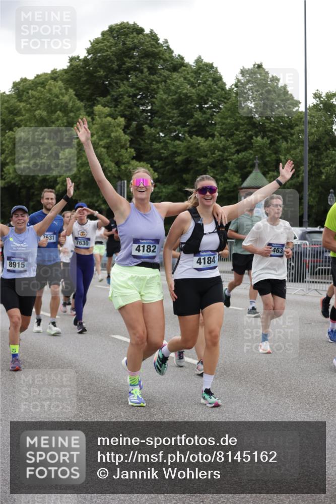 29.06.2025 - hella hamburg halbmarathon Jannik Wohlers http://msf.ph/oto/8145162 29.06.2025 10:46:56 Lombardsbrücke 1463, 1523, 1704, 2148, 2407, 2537, 2994, 3339, 4184, 4325, 4483, 4806, 4895, 4974, 4975, 5895, 6255, 6256, 6879, 6995, 7403, 7430, 7431, 7630, 7631, 8105, 8131, 8706, 8915, 8953, 9018, 9273, 9557, 9774, 9969, 9972, 10075, 10206, 10903, 11276, 11378, 12989, 13172, 13349, 13430, 13431, 13806, 13819, 13830, 13898, 14441, 14516, 14517, 15413, 16337, 16552, 17015, 17122, 17514, 18258, 18415, 18753, 18781, 18852, 18858 meine-sportfotos.de