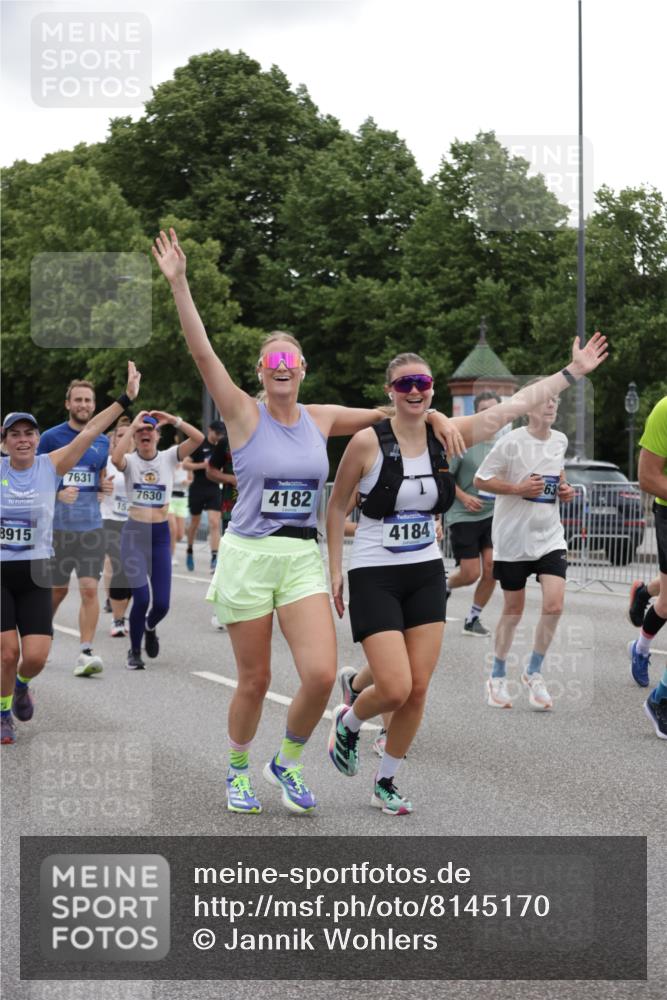 29.06.2025 - hella hamburg halbmarathon Jannik Wohlers http://msf.ph/oto/8145170 29.06.2025 10:46:56 Lombardsbrücke 1463, 1523, 1704, 2148, 2407, 2537, 2994, 3339, 4184, 4325, 4483, 4806, 4895, 4974, 4975, 5895, 6255, 6256, 6879, 6995, 7403, 7430, 7431, 7630, 7631, 8105, 8131, 8706, 8915, 8953, 9018, 9273, 9557, 9774, 9969, 9972, 10075, 10206, 10903, 11276, 11378, 12989, 13172, 13349, 13430, 13431, 13806, 13819, 13830, 13898, 14441, 14516, 14517, 15413, 16337, 16552, 17015, 17122, 17514, 18258, 18415, 18753, 18781, 18852, 18858 meine-sportfotos.de