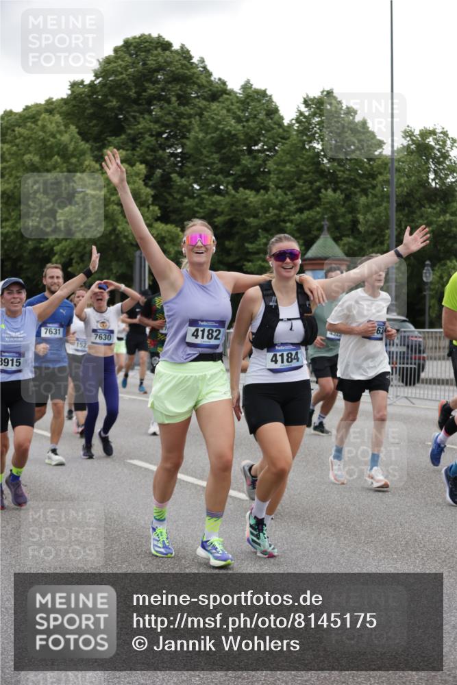 29.06.2025 - hella hamburg halbmarathon Jannik Wohlers http://msf.ph/oto/8145175 29.06.2025 10:46:56 Lombardsbrücke 1463, 1523, 1704, 2148, 2407, 2537, 2994, 3339, 4184, 4325, 4483, 4806, 4895, 4974, 4975, 5895, 6255, 6256, 6879, 6995, 7403, 7430, 7431, 7630, 7631, 8105, 8131, 8706, 8915, 8953, 9018, 9273, 9557, 9774, 9969, 9972, 10075, 10206, 10903, 11276, 11378, 12989, 13172, 13349, 13430, 13431, 13806, 13819, 13830, 13898, 14441, 14516, 14517, 15413, 16337, 16552, 17015, 17122, 17514, 18258, 18415, 18753, 18781, 18852, 18858 meine-sportfotos.de