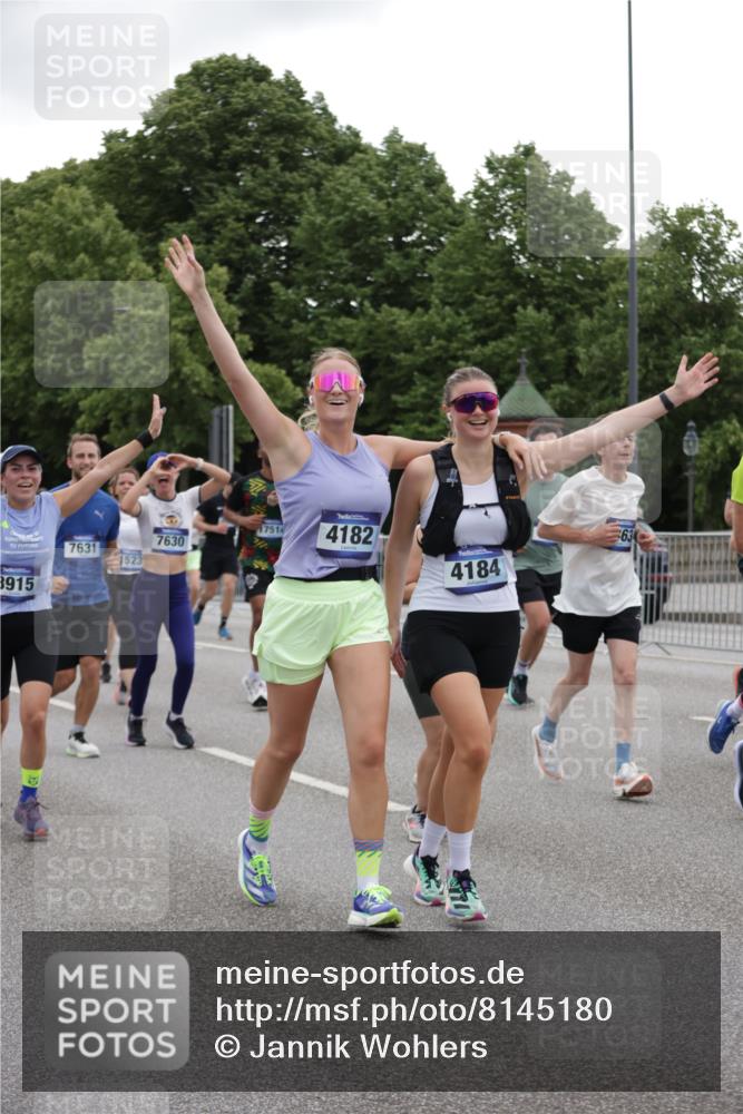 29.06.2025 - hella hamburg halbmarathon Jannik Wohlers http://msf.ph/oto/8145180 29.06.2025 10:46:56 Lombardsbrücke 1463, 1523, 1704, 2148, 2407, 2537, 2994, 3339, 4184, 4325, 4483, 4806, 4895, 4974, 4975, 5895, 6255, 6256, 6879, 6995, 7403, 7430, 7431, 7630, 7631, 8105, 8131, 8706, 8915, 8953, 9018, 9273, 9557, 9774, 9969, 9972, 10075, 10206, 10903, 11276, 11378, 12989, 13172, 13349, 13430, 13431, 13806, 13819, 13830, 13898, 14441, 14516, 14517, 15413, 16337, 16552, 17015, 17122, 17514, 18258, 18415, 18753, 18781, 18852, 18858 meine-sportfotos.de