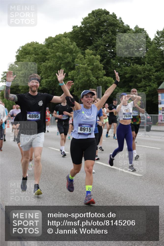 29.06.2025 - hella hamburg halbmarathon Jannik Wohlers http://msf.ph/oto/8145206 29.06.2025 10:46:57 Lombardsbrücke 1463, 1523, 1704, 2148, 2407, 2537, 2994, 3339, 4184, 4325, 4483, 4806, 4895, 4974, 4975, 5895, 6255, 6256, 6879, 6995, 7403, 7430, 7431, 7630, 7631, 8105, 8131, 8270, 8915, 8953, 9018, 9273, 9557, 9774, 9969, 9972, 10075, 10206, 10903, 11276, 11378, 11738, 12989, 13172, 13349, 13430, 13431, 13737, 13806, 13819, 13830, 13898, 13909, 14441, 14516, 14517, 15413, 16337, 16552, 17015, 17122, 17514, 18258, 18415, 18753, 18781, 18852, 18858 meine-sportfotos.de