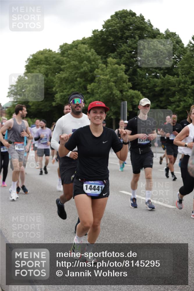 29.06.2025 - hella hamburg halbmarathon Jannik Wohlers http://msf.ph/oto/8145295 29.06.2025 10:46:59 Lombardsbrücke 1434, 1463, 1523, 1704, 2148, 2407, 2994, 3339, 4037, 4184, 4325, 4806, 4895, 4974, 4975, 5895, 6255, 6256, 6879, 6995, 7403, 7430, 7431, 7630, 7631, 8105, 8131, 8270, 8915, 8953, 9018, 9273, 9557, 9969, 9972, 10075, 10206, 10903, 11276, 11378, 11458, 11738, 12989, 13172, 13349, 13430, 13431, 13737, 13806, 13819, 13830, 13898, 13909, 14441, 14516, 14517, 15413, 16337, 16552, 17122, 17514, 18258, 18415, 18753, 18781, 18852, 18858 meine-sportfotos.de