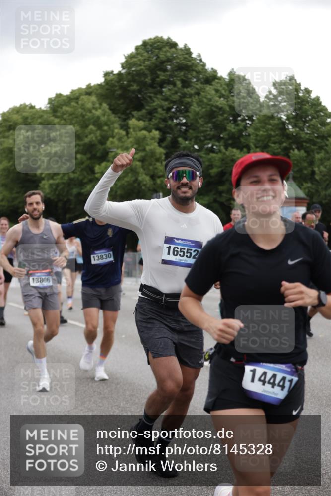 29.06.2025 - hella hamburg halbmarathon Jannik Wohlers http://msf.ph/oto/8145328 29.06.2025 10:47:00 Lombardsbrücke 1434, 1463, 1523, 1704, 2148, 2407, 2994, 3339, 4037, 4184, 4325, 4806, 4895, 4974, 4975, 5621, 5622, 5895, 6255, 6256, 6879, 6995, 7403, 7630, 7631, 8105, 8131, 8270, 8915, 8953, 9018, 9273, 9969, 9972, 10075, 10206, 10903, 11276, 11378, 11458, 11730, 11738, 13349, 13430, 13431, 13737, 13806, 13819, 13830, 13898, 13909, 14197, 14441, 14516, 14517, 15413, 16337, 16552, 17122, 17514, 18258, 18415, 18753, 18781, 18852, 18858 meine-sportfotos.de