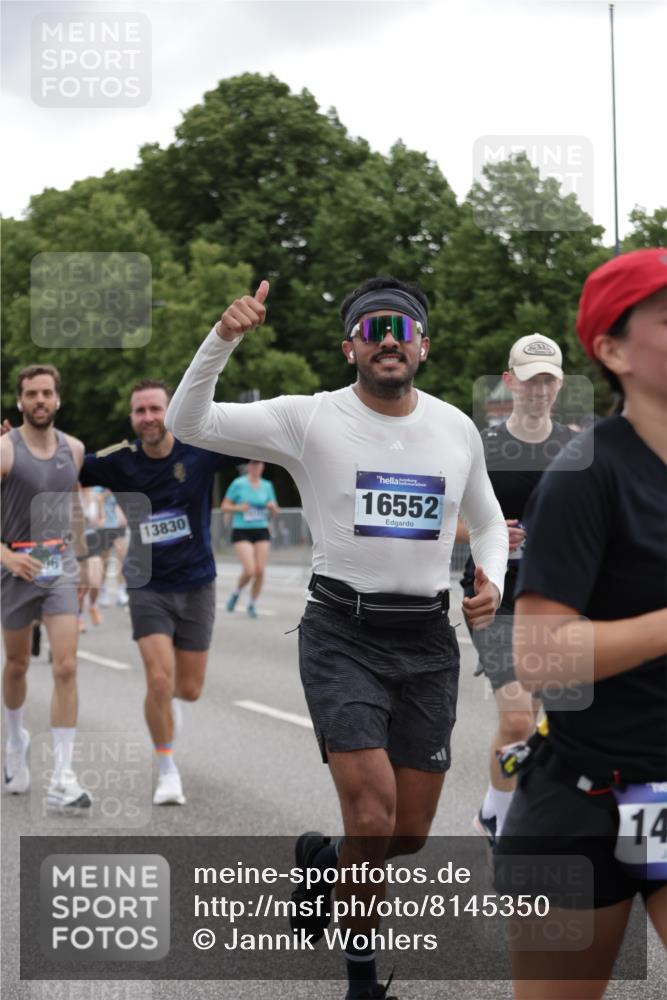29.06.2025 - hella hamburg halbmarathon Jannik Wohlers http://msf.ph/oto/8145350 29.06.2025 10:47:00 Lombardsbrücke 1434, 1463, 1523, 1704, 2148, 2407, 2994, 3339, 4037, 4184, 4325, 4806, 4895, 4974, 4975, 5621, 5622, 5895, 6255, 6256, 6879, 6995, 7403, 7630, 7631, 8105, 8131, 8270, 8915, 8953, 9018, 9273, 9969, 9972, 10075, 10206, 10903, 11276, 11378, 11458, 11730, 11738, 13349, 13430, 13431, 13737, 13806, 13819, 13830, 13898, 13909, 14197, 14441, 14516, 14517, 15413, 16337, 16552, 17122, 17514, 18258, 18415, 18753, 18781, 18852, 18858 meine-sportfotos.de