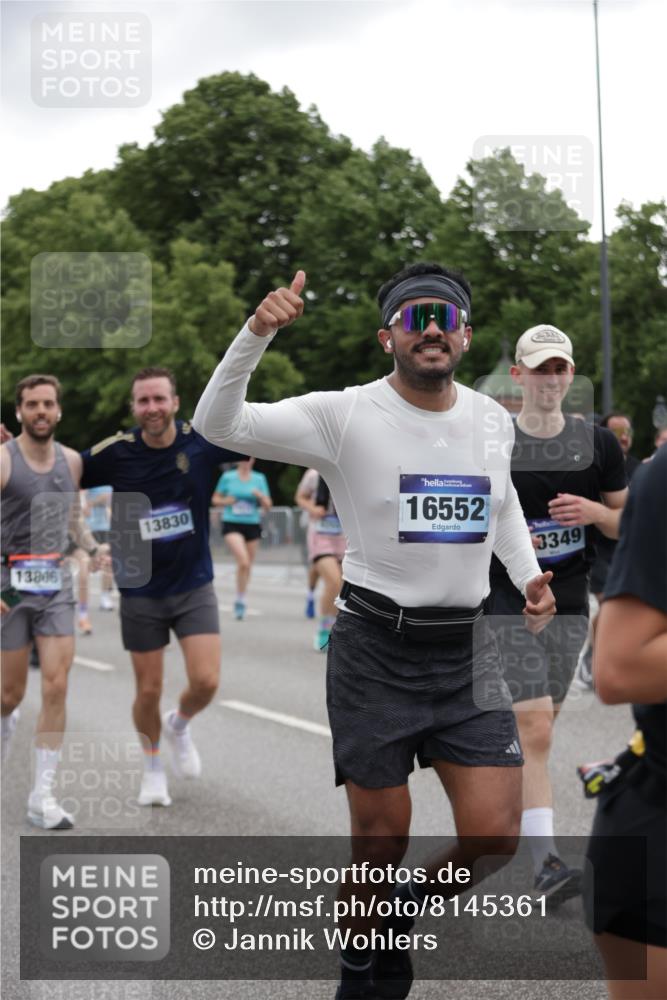 29.06.2025 - hella hamburg halbmarathon Jannik Wohlers http://msf.ph/oto/8145361 29.06.2025 10:47:00 Lombardsbrücke 1434, 1463, 1523, 1704, 2148, 2407, 2994, 3339, 4037, 4184, 4325, 4806, 4895, 4974, 4975, 5621, 5622, 5895, 6255, 6256, 6879, 6995, 7403, 7630, 7631, 8105, 8131, 8270, 8915, 8953, 9018, 9273, 9969, 9972, 10075, 10206, 10903, 11276, 11378, 11458, 11730, 11738, 13349, 13430, 13431, 13737, 13806, 13819, 13830, 13898, 13909, 14197, 14441, 14516, 14517, 15413, 16337, 16552, 17122, 17514, 18258, 18415, 18753, 18781, 18852, 18858 meine-sportfotos.de