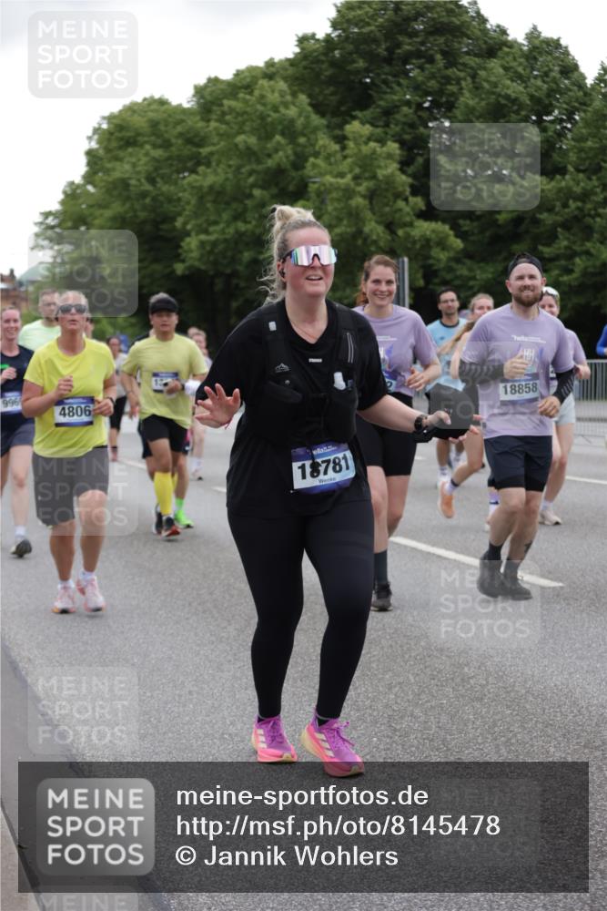 29.06.2025 - hella hamburg halbmarathon Jannik Wohlers http://msf.ph/oto/8145478 29.06.2025 10:47:03 Lombardsbrücke 1434, 1463, 1523, 1704, 2148, 2407, 2882, 2994, 3339, 4037, 4184, 4325, 4806, 4895, 4974, 4975, 5621, 5622, 5895, 6255, 6256, 6879, 6995, 7403, 7630, 7631, 8105, 8270, 8915, 8953, 9018, 9273, 9969, 9972, 10075, 10206, 10903, 11276, 11351, 11378, 11458, 11730, 11738, 13349, 13737, 13806, 13830, 13898, 13909, 14197, 14441, 14516, 14517, 15413, 16018, 16337, 16552, 17122, 17216, 17514, 18258, 18415, 18623, 18781, 18852, 18858 meine-sportfotos.de