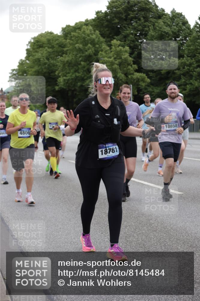 29.06.2025 - hella hamburg halbmarathon Jannik Wohlers http://msf.ph/oto/8145484 29.06.2025 10:47:03 Lombardsbrücke 1434, 1463, 1523, 1704, 2148, 2407, 2882, 2994, 3339, 4037, 4184, 4325, 4806, 4895, 4974, 4975, 5621, 5622, 5895, 6255, 6256, 6879, 6995, 7403, 7630, 7631, 8105, 8270, 8915, 8953, 9018, 9273, 9969, 9972, 10075, 10206, 10903, 11276, 11351, 11378, 11458, 11730, 11738, 13349, 13737, 13806, 13830, 13898, 13909, 14197, 14441, 14516, 14517, 15413, 16018, 16337, 16552, 17122, 17216, 17514, 18258, 18415, 18623, 18781, 18852, 18858 meine-sportfotos.de