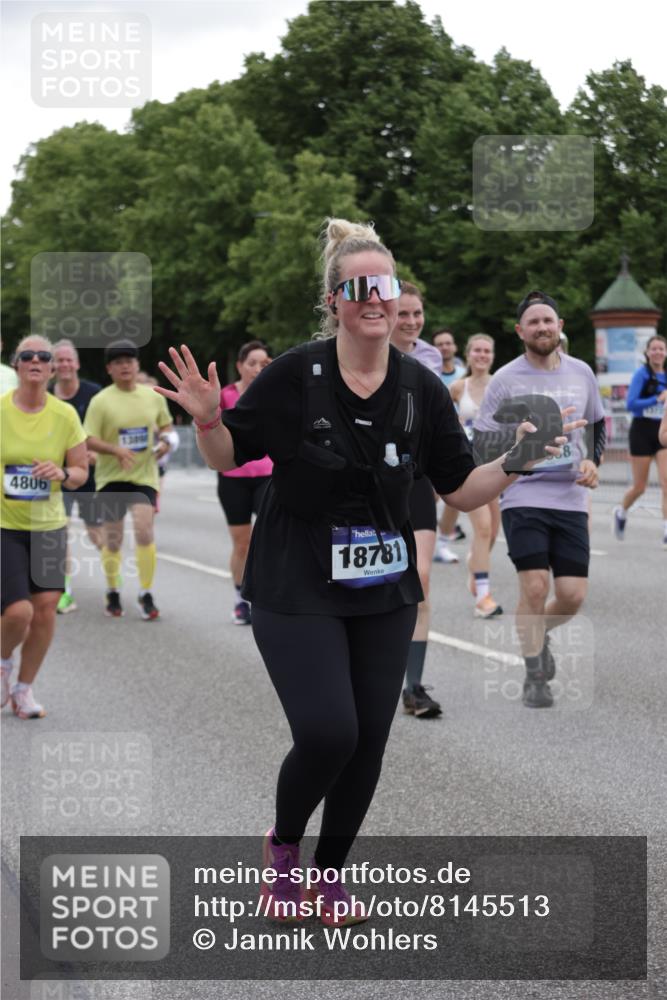 29.06.2025 - hella hamburg halbmarathon Jannik Wohlers http://msf.ph/oto/8145513 29.06.2025 10:47:03 Lombardsbrücke 1434, 1463, 1523, 1704, 2148, 2407, 2882, 2994, 3339, 4037, 4184, 4325, 4806, 4895, 4974, 4975, 5621, 5622, 5895, 6255, 6256, 6879, 6995, 7403, 7630, 7631, 8105, 8270, 8915, 8953, 9018, 9273, 9969, 9972, 10075, 10206, 10903, 11276, 11351, 11378, 11458, 11730, 11738, 13349, 13737, 13806, 13830, 13898, 13909, 14197, 14441, 14516, 14517, 15413, 16018, 16337, 16552, 17122, 17216, 17514, 18258, 18415, 18623, 18781, 18852, 18858 meine-sportfotos.de