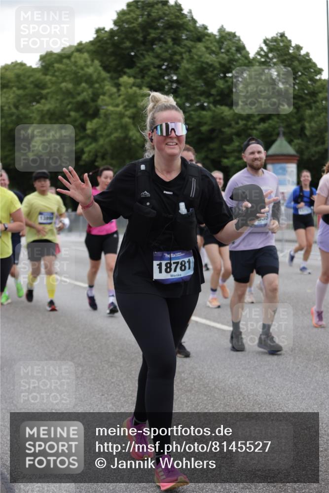 29.06.2025 - hella hamburg halbmarathon Jannik Wohlers http://msf.ph/oto/8145527 29.06.2025 10:47:04 Lombardsbrücke 1434, 1463, 1523, 1704, 2148, 2407, 2882, 2994, 3339, 4037, 4325, 4423, 4806, 4895, 4974, 4975, 5621, 5622, 5895, 6255, 6256, 6995, 7403, 7630, 7631, 8105, 8270, 8915, 8953, 9018, 9273, 9969, 9972, 10075, 10206, 11276, 11351, 11378, 11458, 11730, 11738, 13349, 13737, 13806, 13830, 13898, 13909, 14197, 14441, 14516, 14517, 15413, 15543, 16018, 16337, 16552, 16686, 17122, 17216, 17514, 18258, 18415, 18623, 18781, 18852, 18858 meine-sportfotos.de