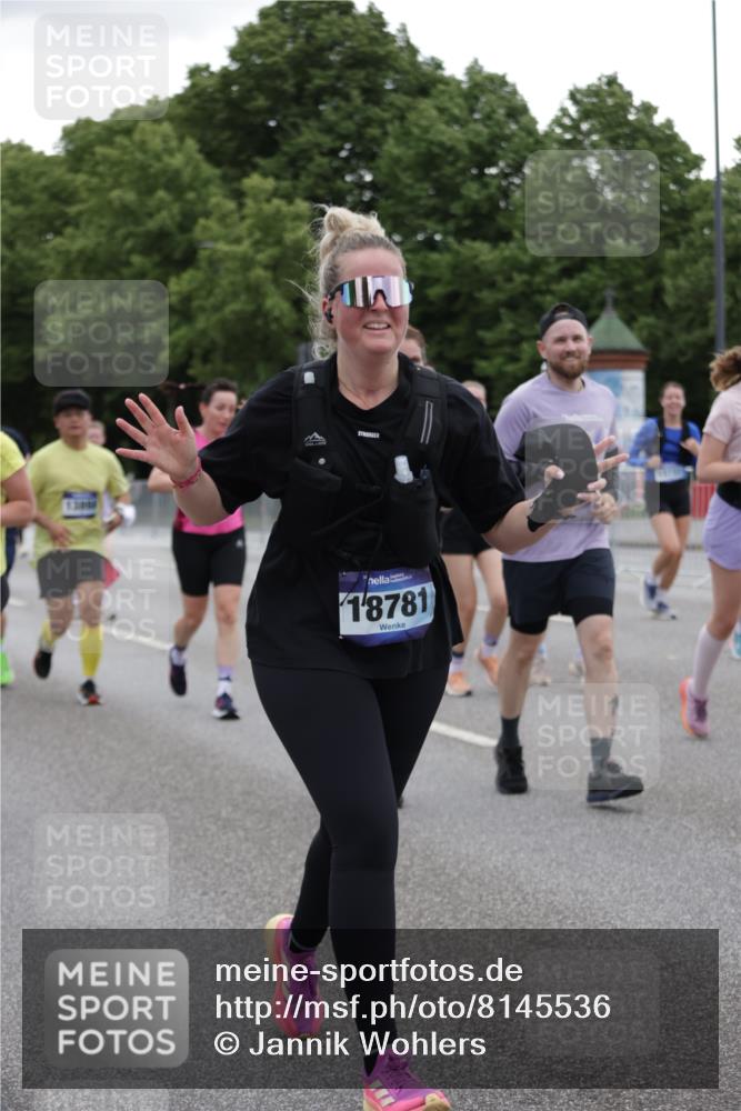 29.06.2025 - hella hamburg halbmarathon Jannik Wohlers http://msf.ph/oto/8145536 29.06.2025 10:47:04 Lombardsbrücke 1434, 1463, 1523, 1704, 2148, 2407, 2882, 2994, 3339, 4037, 4325, 4423, 4806, 4895, 4974, 4975, 5621, 5622, 5895, 6255, 6256, 6995, 7403, 7630, 7631, 8105, 8270, 8915, 8953, 9018, 9273, 9969, 9972, 10075, 10206, 11276, 11351, 11378, 11458, 11730, 11738, 13349, 13737, 13806, 13830, 13898, 13909, 14197, 14441, 14516, 14517, 15413, 15543, 16018, 16337, 16552, 16686, 17122, 17216, 17514, 18258, 18415, 18623, 18781, 18852, 18858 meine-sportfotos.de
