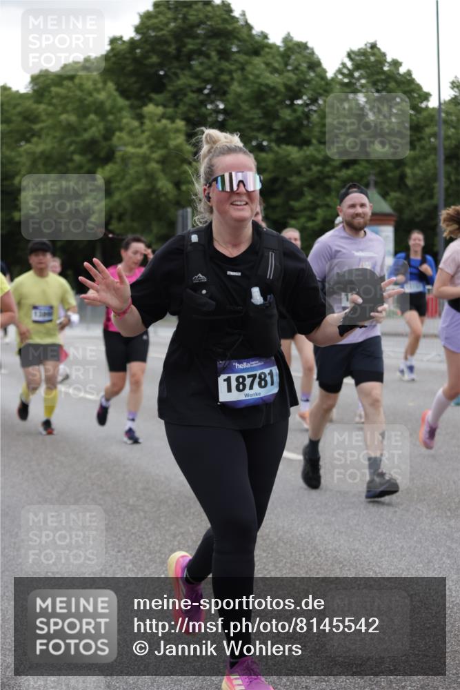 29.06.2025 - hella hamburg halbmarathon Jannik Wohlers http://msf.ph/oto/8145542 29.06.2025 10:47:04 Lombardsbrücke 1434, 1463, 1523, 1704, 2148, 2407, 2882, 2994, 3339, 4037, 4325, 4423, 4806, 4895, 4974, 4975, 5621, 5622, 5895, 6255, 6256, 6995, 7403, 7630, 7631, 8105, 8270, 8915, 8953, 9018, 9273, 9969, 9972, 10075, 10206, 11276, 11351, 11378, 11458, 11730, 11738, 13349, 13737, 13806, 13830, 13898, 13909, 14197, 14441, 14516, 14517, 15413, 15543, 16018, 16337, 16552, 16686, 17122, 17216, 17514, 18258, 18415, 18623, 18781, 18852, 18858 meine-sportfotos.de