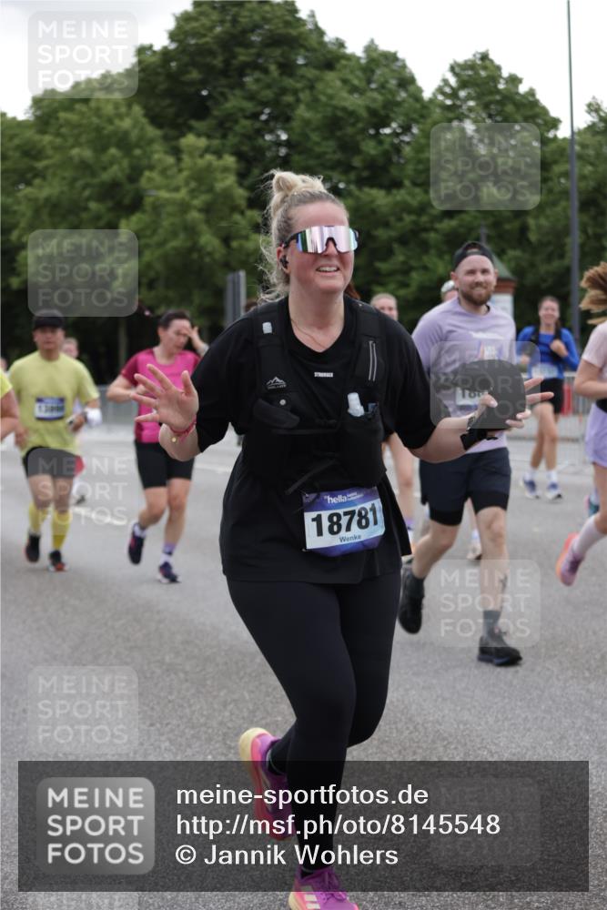 29.06.2025 - hella hamburg halbmarathon Jannik Wohlers http://msf.ph/oto/8145548 29.06.2025 10:47:04 Lombardsbrücke 1434, 1463, 1523, 1704, 2148, 2407, 2882, 2994, 3339, 4037, 4325, 4423, 4806, 4895, 4974, 4975, 5621, 5622, 5895, 6255, 6256, 6995, 7403, 7630, 7631, 8105, 8270, 8915, 8953, 9018, 9273, 9969, 9972, 10075, 10206, 11276, 11351, 11378, 11458, 11730, 11738, 13349, 13737, 13806, 13830, 13898, 13909, 14197, 14441, 14516, 14517, 15413, 15543, 16018, 16337, 16552, 16686, 17122, 17216, 17514, 18258, 18415, 18623, 18781, 18852, 18858 meine-sportfotos.de