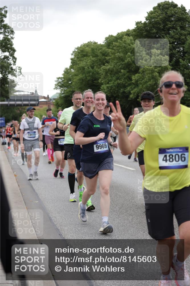 29.06.2025 - hella hamburg halbmarathon Jannik Wohlers http://msf.ph/oto/8145603 29.06.2025 10:47:05 Lombardsbrücke 1434, 1463, 1523, 1704, 2148, 2407, 2882, 2994, 3339, 4037, 4325, 4423, 4806, 4895, 4974, 4975, 5621, 5622, 5895, 6255, 6256, 6995, 7403, 7630, 7631, 8105, 8270, 8550, 8915, 8953, 9018, 9273, 9969, 9972, 10075, 10206, 11276, 11351, 11458, 11730, 11738, 13349, 13737, 13806, 13830, 13898, 13909, 14197, 14441, 14516, 14517, 15413, 15543, 16018, 16337, 16552, 16686, 17122, 17216, 17514, 18258, 18415, 18623, 18781, 18852, 18858 meine-sportfotos.de