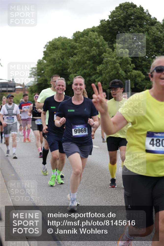 29.06.2025 - hella hamburg halbmarathon Jannik Wohlers http://msf.ph/oto/8145616 29.06.2025 10:47:06 Lombardsbrücke 1434, 1463, 1523, 2148, 2407, 2882, 2994, 3339, 4037, 4325, 4423, 4806, 4895, 4974, 4975, 5621, 5622, 5895, 6255, 6256, 6995, 7403, 7630, 7631, 7970, 8105, 8270, 8550, 8915, 8953, 9018, 9273, 9687, 9969, 9972, 10075, 10206, 11276, 11351, 11458, 11730, 11738, 13349, 13737, 13806, 13830, 13898, 13909, 14197, 14441, 14516, 14517, 15413, 15543, 16018, 16337, 16552, 16686, 17122, 17216, 17514, 18258, 18415, 18474, 18623, 18781, 18852, 18858 meine-sportfotos.de
