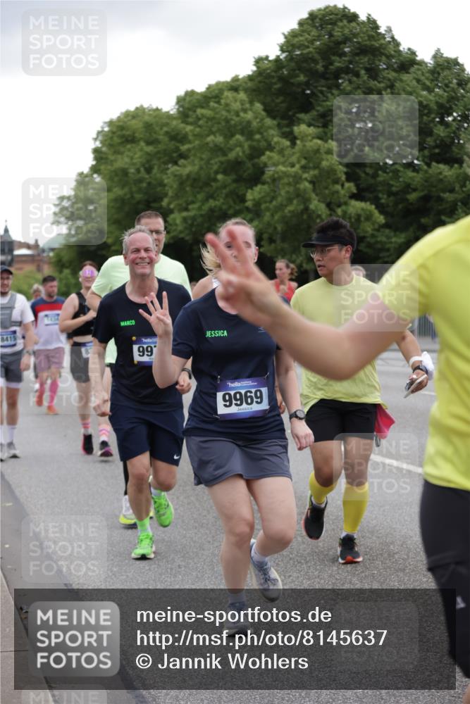 29.06.2025 - hella hamburg halbmarathon Jannik Wohlers http://msf.ph/oto/8145637 29.06.2025 10:47:06 Lombardsbrücke 1434, 1463, 1523, 2148, 2407, 2882, 2994, 3339, 4037, 4325, 4423, 4806, 4895, 4974, 4975, 5621, 5622, 5895, 6255, 6256, 6995, 7403, 7630, 7631, 7970, 8105, 8270, 8550, 8915, 8953, 9018, 9273, 9687, 9969, 9972, 10075, 10206, 11276, 11351, 11458, 11730, 11738, 13349, 13737, 13806, 13830, 13898, 13909, 14197, 14441, 14516, 14517, 15413, 15543, 16018, 16337, 16552, 16686, 17122, 17216, 17514, 18258, 18415, 18474, 18623, 18781, 18852, 18858 meine-sportfotos.de