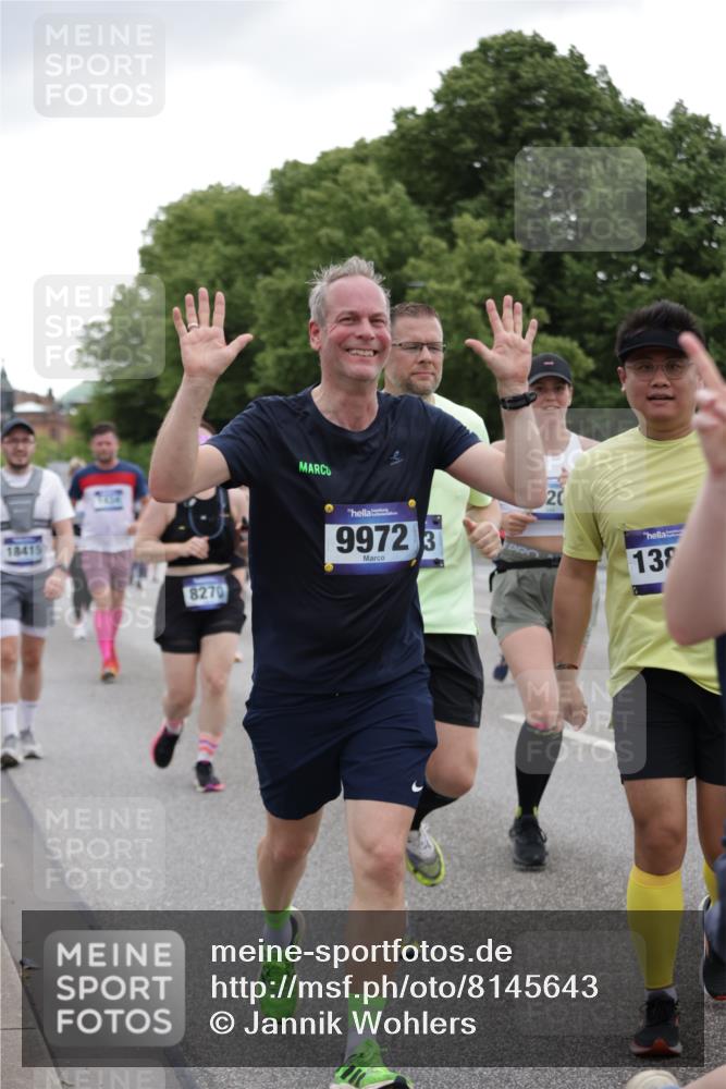 29.06.2025 - hella hamburg halbmarathon Jannik Wohlers http://msf.ph/oto/8145643 29.06.2025 10:47:07 Lombardsbrücke 1045, 1434, 1463, 1523, 2148, 2407, 2882, 2994, 3339, 4037, 4325, 4423, 4806, 4895, 4974, 4975, 5621, 5622, 5895, 6255, 6256, 6995, 7403, 7630, 7631, 7970, 8105, 8270, 8550, 8915, 8953, 9018, 9273, 9687, 9969, 9972, 10075, 10206, 10991, 11276, 11351, 11458, 11730, 11738, 11802, 13349, 13737, 13806, 13830, 13898, 13909, 14197, 14516, 14517, 15413, 15543, 16018, 16337, 16552, 16686, 17122, 17216, 17514, 18415, 18474, 18623, 18781, 18852, 18858 meine-sportfotos.de