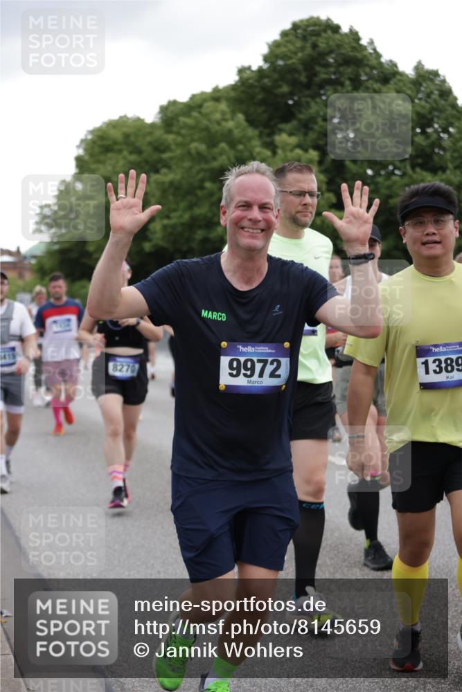 29.06.2025 - hella hamburg halbmarathon Jannik Wohlers http://msf.ph/oto/8145659 29.06.2025 10:47:07 Lombardsbrücke 1045, 1434, 1463, 1523, 2148, 2407, 2882, 2994, 3339, 4037, 4325, 4423, 4806, 4895, 4974, 4975, 5621, 5622, 5895, 6255, 6256, 6995, 7403, 7630, 7631, 7970, 8105, 8270, 8550, 8915, 8953, 9018, 9273, 9687, 9969, 9972, 10075, 10206, 10991, 11276, 11351, 11458, 11730, 11738, 11802, 13349, 13737, 13806, 13830, 13898, 13909, 14197, 14516, 14517, 15413, 15543, 16018, 16337, 16552, 16686, 17122, 17216, 17514, 18415, 18474, 18623, 18781, 18852, 18858 meine-sportfotos.de