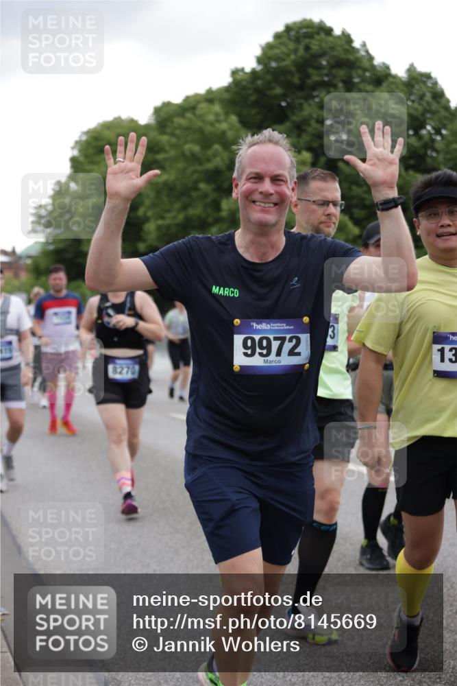 29.06.2025 - hella hamburg halbmarathon Jannik Wohlers http://msf.ph/oto/8145669 29.06.2025 10:47:07 Lombardsbrücke 1045, 1434, 1463, 1523, 2148, 2407, 2882, 2994, 3339, 4037, 4325, 4423, 4806, 4895, 4974, 4975, 5621, 5622, 5895, 6255, 6256, 6995, 7403, 7630, 7631, 7970, 8105, 8270, 8550, 8915, 8953, 9018, 9273, 9687, 9969, 9972, 10075, 10206, 10991, 11276, 11351, 11458, 11730, 11738, 11802, 13349, 13737, 13806, 13830, 13898, 13909, 14197, 14516, 14517, 15413, 15543, 16018, 16337, 16552, 16686, 17122, 17216, 17514, 18415, 18474, 18623, 18781, 18852, 18858 meine-sportfotos.de