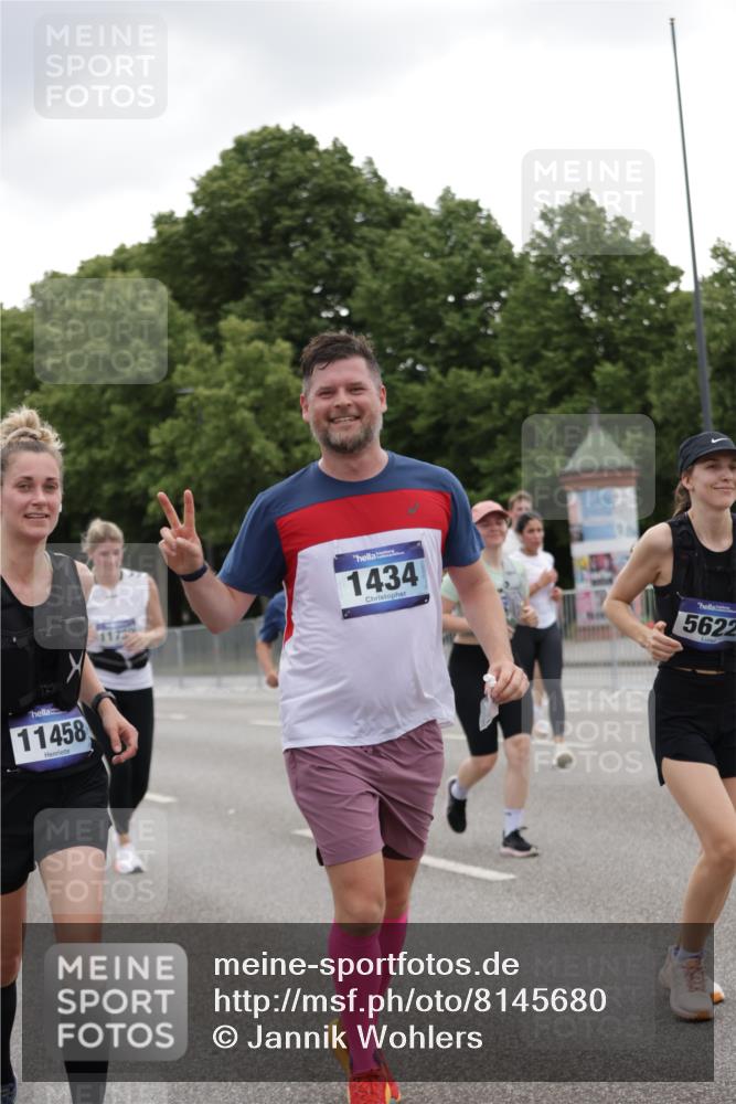 29.06.2025 - hella hamburg halbmarathon Jannik Wohlers http://msf.ph/oto/8145680 29.06.2025 10:47:11 Lombardsbrücke 1045, 1434, 2148, 2407, 2704, 2790, 2882, 2994, 3339, 4037, 4423, 4974, 4975, 5621, 5622, 5895, 6255, 6256, 7403, 7970, 8270, 8550, 9687, 9969, 9972, 10075, 10206, 10991, 11276, 11351, 11458, 11730, 11738, 11802, 12431, 12432, 13737, 13806, 13830, 13898, 13909, 14197, 14516, 14517, 15413, 15543, 16018, 16305, 16686, 17122, 17216, 17514, 18415, 18474, 18623, 18852, 18858 meine-sportfotos.de
