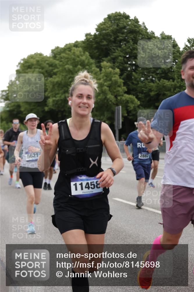 29.06.2025 - hella hamburg halbmarathon Jannik Wohlers http://msf.ph/oto/8145698 29.06.2025 10:47:12 Lombardsbrücke 1045, 1434, 2148, 2407, 2704, 2790, 2882, 2994, 3339, 4037, 4423, 4974, 4975, 5621, 5622, 5895, 6255, 6256, 7403, 7970, 8270, 8550, 9687, 9969, 9972, 10075, 10206, 10991, 11276, 11351, 11458, 11730, 11738, 11802, 12431, 12432, 13737, 13830, 13898, 13909, 14197, 14516, 14517, 15413, 15543, 16018, 16305, 16686, 17122, 17216, 18415, 18474, 18623, 18852, 18858 meine-sportfotos.de