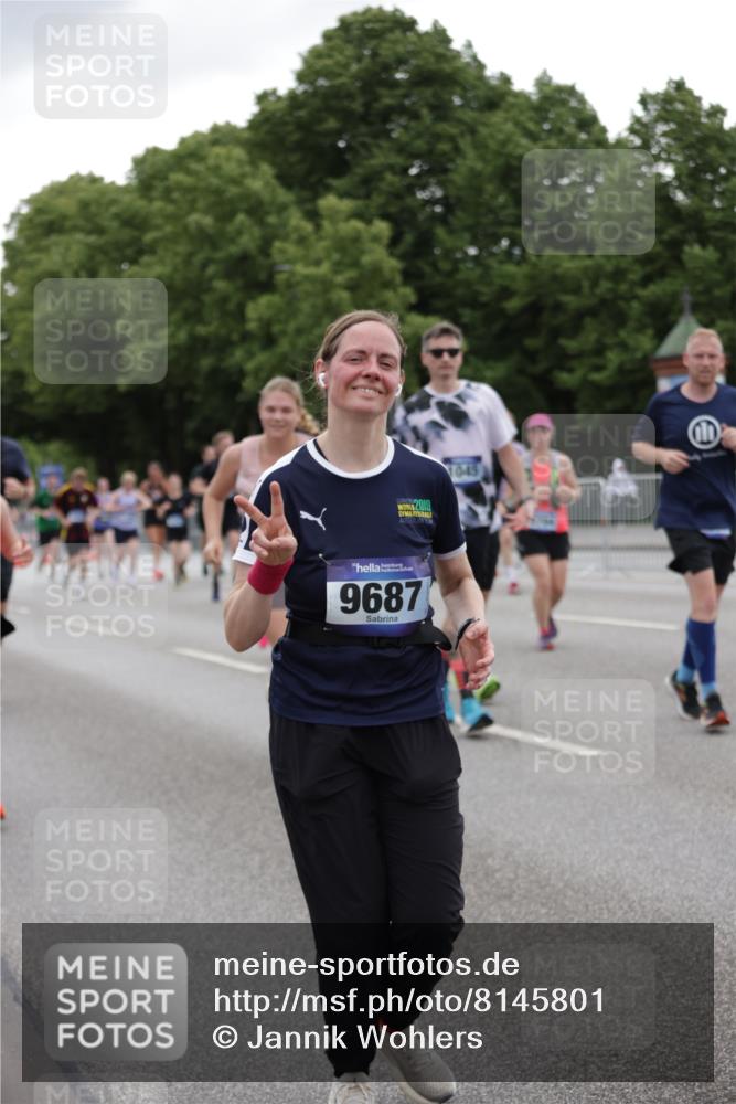 29.06.2025 - hella hamburg halbmarathon Jannik Wohlers http://msf.ph/oto/8145801 29.06.2025 10:47:17 Lombardsbrücke 1045, 1246, 1434, 1618, 1639, 1926, 2491, 2704, 2790, 2882, 3339, 4037, 4423, 5621, 5622, 7970, 8270, 8550, 9687, 10206, 10658, 10991, 11351, 11458, 11730, 11738, 11802, 11909, 11923, 12412, 12431, 12432, 12582, 13399, 13737, 13909, 14197, 15030, 15543, 15688, 16018, 16305, 16356, 16686, 17216, 18415, 18474, 18623, 19062 meine-sportfotos.de