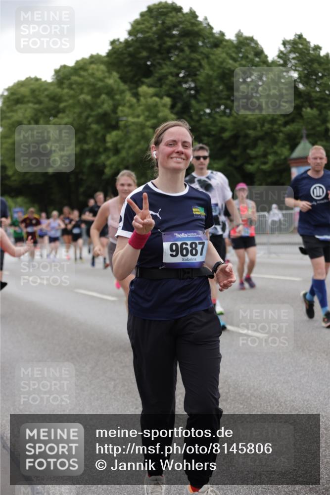 29.06.2025 - hella hamburg halbmarathon Jannik Wohlers http://msf.ph/oto/8145806 29.06.2025 10:47:17 Lombardsbrücke 1045, 1246, 1434, 1618, 1639, 1926, 2491, 2704, 2790, 2882, 3339, 4037, 4423, 5621, 5622, 7970, 8270, 8550, 9687, 10206, 10658, 10991, 11351, 11458, 11730, 11738, 11802, 11909, 11923, 12412, 12431, 12432, 12582, 13399, 13737, 13909, 14197, 15030, 15543, 15688, 16018, 16305, 16356, 16686, 17216, 18415, 18474, 18623, 19062 meine-sportfotos.de