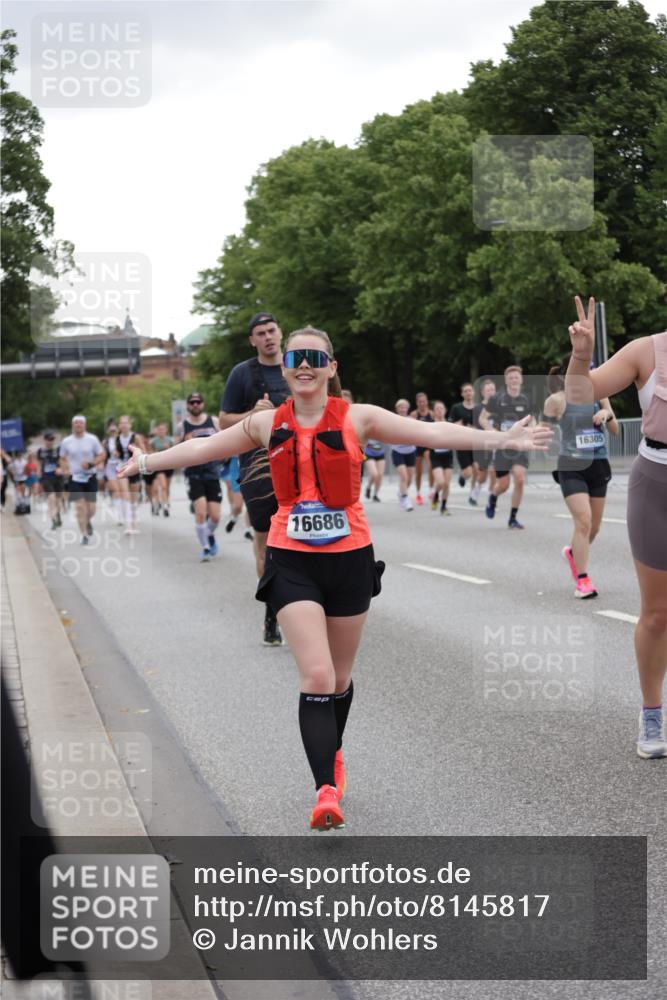 29.06.2025 - hella hamburg halbmarathon Jannik Wohlers http://msf.ph/oto/8145817 29.06.2025 10:47:18 Lombardsbrücke 1045, 1246, 1434, 1618, 1639, 1926, 2491, 2545, 2704, 2790, 2882, 3049, 4037, 4423, 5621, 5622, 7427, 7970, 8270, 8310, 8550, 9687, 9696, 9697, 10658, 10991, 11351, 11458, 11730, 11738, 11802, 11909, 11923, 12412, 12431, 12432, 12582, 13399, 13737, 13909, 14197, 14800, 15030, 15543, 15688, 16018, 16305, 16356, 16686, 17216, 18474, 18623, 19062 meine-sportfotos.de