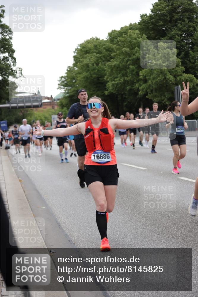 29.06.2025 - hella hamburg halbmarathon Jannik Wohlers http://msf.ph/oto/8145825 29.06.2025 10:47:18 Lombardsbrücke 1045, 1246, 1434, 1618, 1639, 1926, 2491, 2545, 2704, 2790, 2882, 3049, 4037, 4423, 5621, 5622, 7427, 7970, 8270, 8310, 8550, 9687, 9696, 9697, 10658, 10991, 11351, 11458, 11730, 11738, 11802, 11909, 11923, 12412, 12431, 12432, 12582, 13399, 13737, 13909, 14197, 14800, 15030, 15543, 15688, 16018, 16305, 16356, 16686, 17216, 18474, 18623, 19062 meine-sportfotos.de
