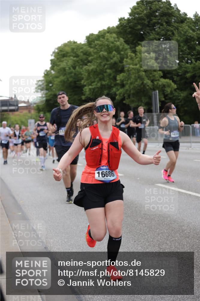 29.06.2025 - hella hamburg halbmarathon Jannik Wohlers http://msf.ph/oto/8145829 29.06.2025 10:47:19 Lombardsbrücke 1045, 1246, 1434, 1618, 1639, 1926, 2491, 2545, 2704, 2790, 2882, 3049, 4037, 4423, 5621, 5622, 7427, 7970, 8310, 8550, 9687, 9696, 9697, 10658, 10991, 11351, 11458, 11730, 11802, 11909, 11923, 12412, 12431, 12432, 12582, 13399, 14197, 14222, 14800, 15030, 15543, 15688, 16018, 16305, 16356, 16686, 17216, 18474, 18623, 19062 meine-sportfotos.de