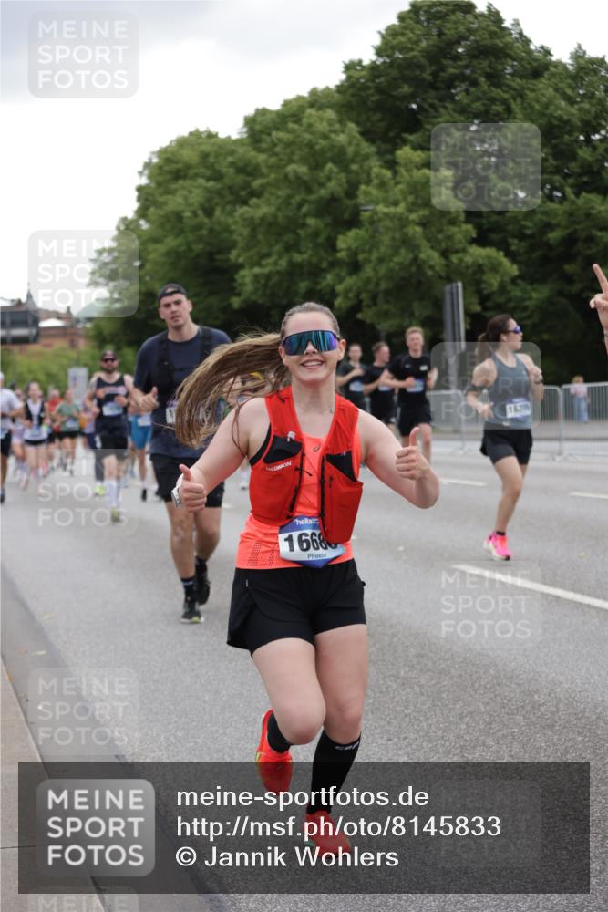 29.06.2025 - hella hamburg halbmarathon Jannik Wohlers http://msf.ph/oto/8145833 29.06.2025 10:47:19 Lombardsbrücke 1045, 1246, 1434, 1618, 1639, 1926, 2491, 2545, 2704, 2790, 2882, 3049, 4037, 4423, 5621, 5622, 7427, 7970, 8310, 8550, 9687, 9696, 9697, 10658, 10991, 11351, 11458, 11730, 11802, 11909, 11923, 12412, 12431, 12432, 12582, 13399, 14197, 14222, 14800, 15030, 15543, 15688, 16018, 16305, 16356, 16686, 17216, 18474, 18623, 19062 meine-sportfotos.de