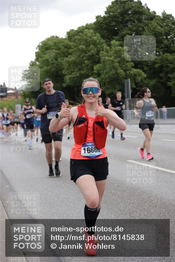 29.06.2025 - hella hamburg halbmarathon Jannik Wohlers http://msf.ph/oto/8145838 29.06.2025 10:47:19 Lombardsbrücke 1045, 1246, 1434, 1618, 1639, 1926, 2491, 2545, 2704, 2790, 2882, 3049, 4037, 4423, 5621, 5622, 7427, 7970, 8310, 8550, 9687, 9696, 9697, 10658, 10991, 11351, 11458, 11730, 11802, 11909, 11923, 12412, 12431, 12432, 12582, 13399, 14197, 14222, 14800, 15030, 15543, 15688, 16018, 16305, 16356, 16686, 17216, 18474, 18623, 19062 meine-sportfotos.de