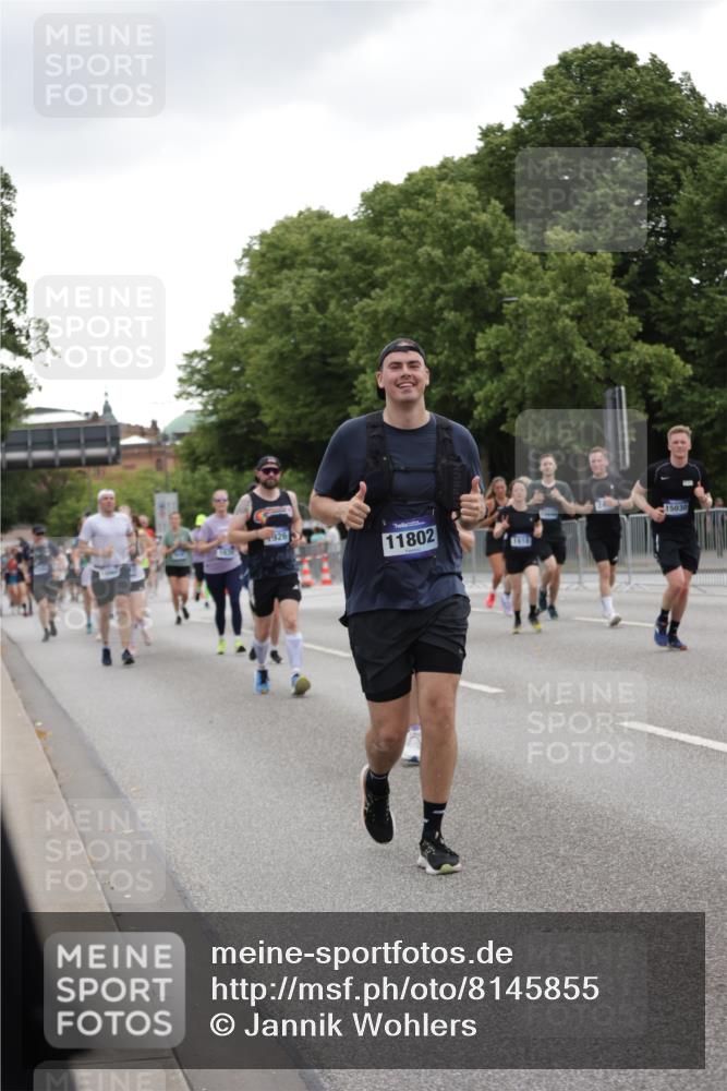 29.06.2025 - hella hamburg halbmarathon Jannik Wohlers http://msf.ph/oto/8145855 29.06.2025 10:47:20 Lombardsbrücke 1045, 1246, 1618, 1639, 1926, 2491, 2545, 2704, 2790, 2882, 3049, 4037, 4423, 5621, 5622, 5886, 7427, 7970, 8077, 8310, 8550, 9687, 9696, 9697, 10658, 10991, 11351, 11730, 11802, 11909, 11923, 12412, 12431, 12432, 12582, 13399, 14197, 14222, 14800, 15030, 15543, 15688, 16018, 16305, 16356, 16686, 17216, 18474, 18623, 19062 meine-sportfotos.de