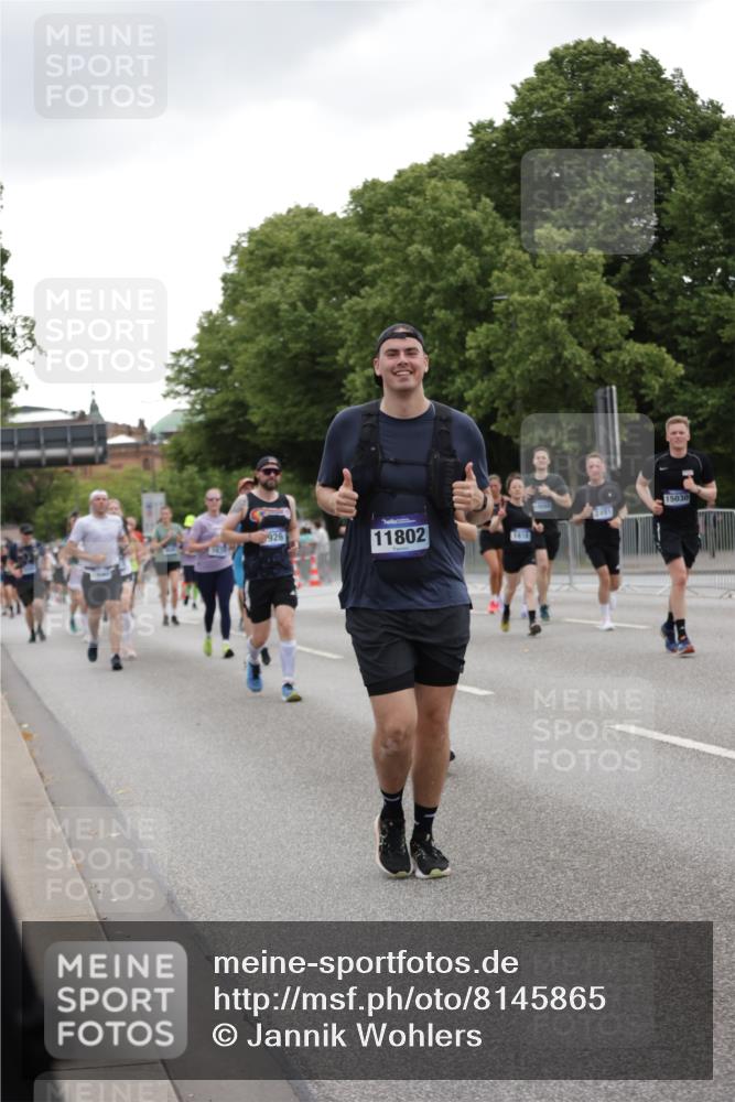 29.06.2025 - hella hamburg halbmarathon Jannik Wohlers http://msf.ph/oto/8145865 29.06.2025 10:47:20 Lombardsbrücke 1045, 1246, 1618, 1639, 1926, 2491, 2545, 2704, 2790, 2882, 3049, 4037, 4423, 5621, 5622, 5886, 7427, 7970, 8077, 8310, 8550, 9687, 9696, 9697, 10658, 10991, 11351, 11730, 11802, 11909, 11923, 12412, 12431, 12432, 12582, 13399, 14197, 14222, 14800, 15030, 15543, 15688, 16018, 16305, 16356, 16686, 17216, 18474, 18623, 19062 meine-sportfotos.de