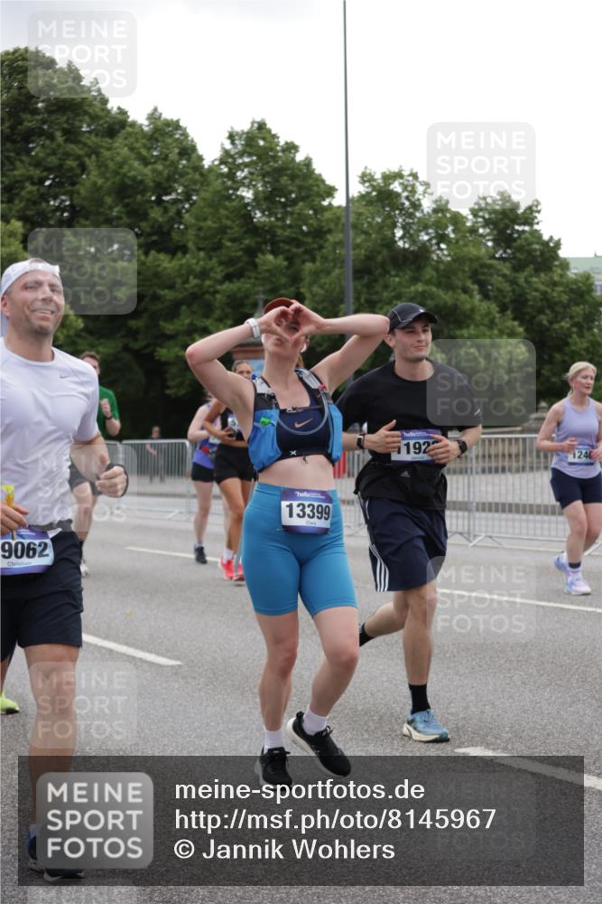 29.06.2025 - hella hamburg halbmarathon Jannik Wohlers http://msf.ph/oto/8145967 29.06.2025 10:47:26 Lombardsbrücke 1045, 1246, 1392, 1618, 1639, 1926, 2197, 2491, 2545, 2704, 2790, 3049, 4856, 5886, 7240, 7427, 7970, 8077, 8310, 8550, 8774, 9687, 9696, 9697, 10658, 10991, 11802, 11909, 11923, 12157, 12412, 12431, 12432, 12480, 12582, 13399, 14222, 14800, 15030, 15541, 15688, 15730, 16305, 16356, 17562, 17563, 18474, 19062 meine-sportfotos.de