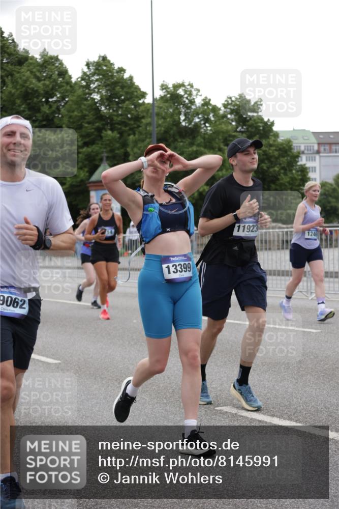 29.06.2025 - hella hamburg halbmarathon Jannik Wohlers http://msf.ph/oto/8145991 29.06.2025 10:47:26 Lombardsbrücke 1045, 1246, 1392, 1618, 1639, 1926, 2197, 2491, 2545, 2704, 2790, 3049, 4856, 5886, 7240, 7427, 7970, 8077, 8310, 8550, 8774, 9687, 9696, 9697, 10658, 10991, 11802, 11909, 11923, 12157, 12412, 12431, 12432, 12480, 12582, 13399, 14222, 14800, 15030, 15541, 15688, 15730, 16305, 16356, 17562, 17563, 18474, 19062 meine-sportfotos.de