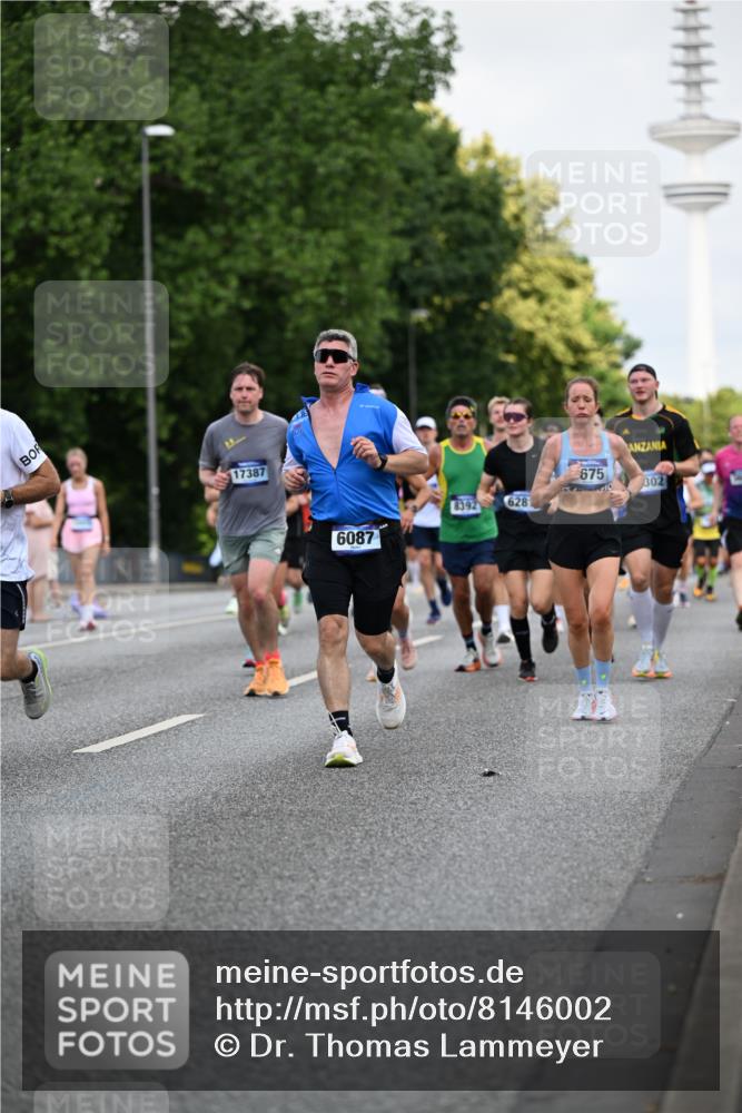 29.06.2025 - hella hamburg halbmarathon Dr. Thomas Lammeyer http://msf.ph/oto/8146002 29.06.2025 10:05:31 Kennedybrücke 1526, 1653, 2006, 2091, 2167, 2490, 2806, 2936, 2957, 3425, 3663, 3976, 4068, 4319, 4322, 4370, 5675, 6087, 6281, 0000, 6302, 6921, 6924, 7287, 7658, 7846, 8030, 8046, 8392, 8578, 8632, 8822, 9124, 9932, 10074, 10281, 10301, 10383, 10576, 10915, 11043 meine-sportfotos.de