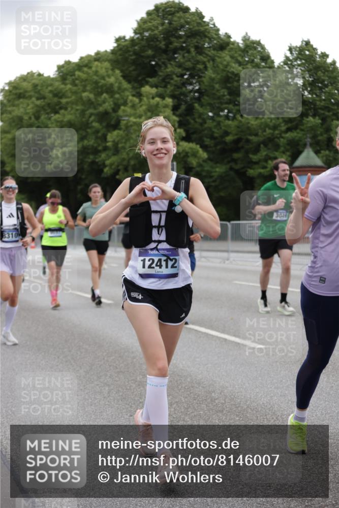 29.06.2025 - hella hamburg halbmarathon Jannik Wohlers http://msf.ph/oto/8146007 29.06.2025 10:47:27 Lombardsbrücke 1045, 1246, 1392, 1618, 1639, 1926, 2197, 2491, 2545, 2704, 2790, 3049, 4856, 5886, 7240, 7427, 7916, 7970, 8077, 8310, 8774, 9356, 9687, 9696, 9697, 10658, 10991, 11802, 11909, 11923, 12157, 12412, 12431, 12432, 12480, 12582, 13399, 14222, 14800, 15030, 15541, 15688, 15730, 16305, 16356, 17562, 17563, 18474, 19062 meine-sportfotos.de