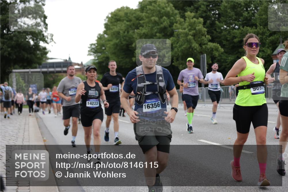 29.06.2025 - hella hamburg halbmarathon Jannik Wohlers http://msf.ph/oto/8146115 29.06.2025 10:47:30 Lombardsbrücke 1246, 1392, 1618, 1639, 1926, 2163, 2197, 2491, 2545, 2790, 3049, 4856, 5886, 7240, 7427, 7916, 8077, 8310, 8774, 9356, 9696, 9697, 10658, 10777, 10794, 11909, 11923, 12157, 12412, 12431, 12432, 12480, 12582, 13399, 14222, 14800, 15030, 15357, 15541, 15688, 15730, 16356, 17562, 17563, 18262, 18352, 19062, 19101 meine-sportfotos.de