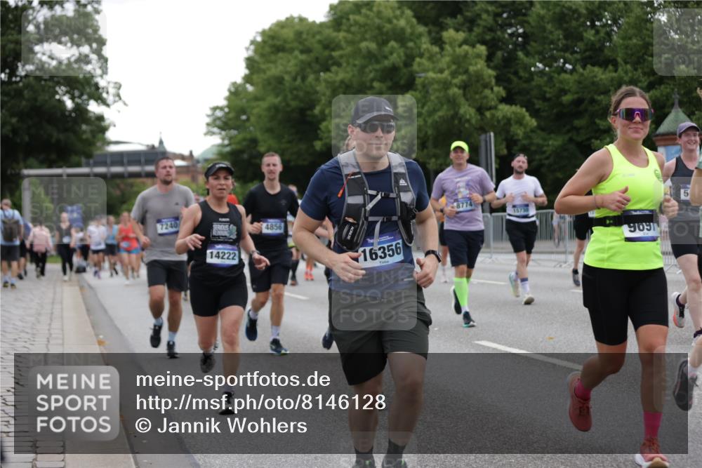 29.06.2025 - hella hamburg halbmarathon Jannik Wohlers http://msf.ph/oto/8146128 29.06.2025 10:47:30 Lombardsbrücke 1246, 1392, 1618, 1639, 1926, 2163, 2197, 2491, 2545, 2790, 3049, 4856, 5886, 7240, 7427, 7916, 8077, 8310, 8774, 9356, 9696, 9697, 10658, 10777, 10794, 11909, 11923, 12157, 12412, 12431, 12432, 12480, 12582, 13399, 14222, 14800, 15030, 15357, 15541, 15688, 15730, 16356, 17562, 17563, 18262, 18352, 19062, 19101 meine-sportfotos.de