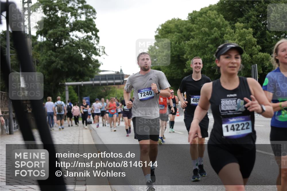 29.06.2025 - hella hamburg halbmarathon Jannik Wohlers http://msf.ph/oto/8146144 29.06.2025 10:47:32 Lombardsbrücke 1246, 1392, 1618, 1639, 1701, 1926, 2163, 2197, 2491, 2545, 3049, 3468, 4327, 4856, 5886, 7240, 7393, 7394, 7427, 7916, 8077, 8310, 8774, 9356, 9696, 9697, 10658, 10777, 10794, 11548, 11909, 11923, 12157, 12412, 12480, 12582, 13399, 14222, 14800, 15030, 15357, 15541, 15688, 15730, 16356, 16722, 17325, 17339, 17562, 17563, 17957, 18001, 18262, 18352, 19062, 19101 meine-sportfotos.de