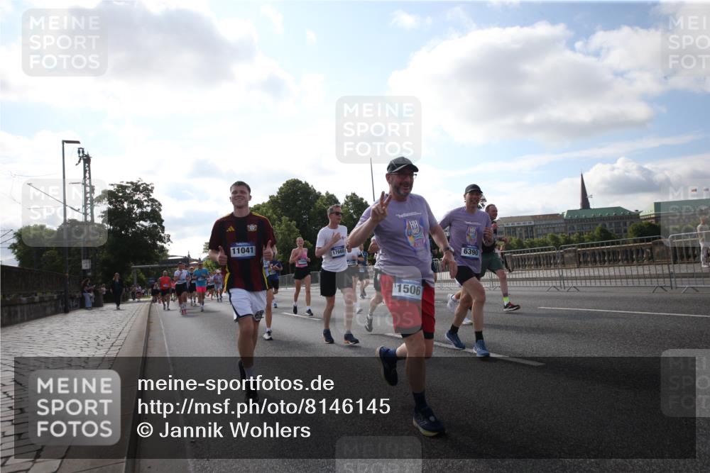 29.06.2025 - hella hamburg halbmarathon Jannik Wohlers http://msf.ph/oto/8146145 29.06.2025 09:58:47 Lombardsbrücke 1506, 1715, 1719, 1972, 2741, 2911, 3037, 3112, 3715, 4467, 4839, 5391, 5420, 5457, 5458, 5492, 5866, 6390, 6399, 7033, 7129, 7130, 7232, 7395, 7864, 8509, 8772, 8798, 9884, 10266, 10519, 11041, 11068, 11542, 11588, 11589, 11604, 11625, 11689, 12014, 12186, 12406, 12495, 12527, 12949, 13792, 13869, 15156, 15407, 15446, 15686, 15856, 15884, 16334, 16467, 16868, 17198, 17383, 18133, 18181, 18746, 18835, 19047 meine-sportfotos.de