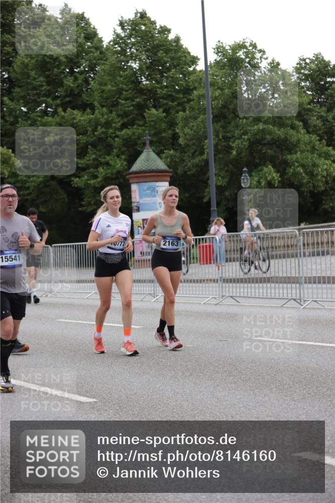 29.06.2025 - hella hamburg halbmarathon Jannik Wohlers http://msf.ph/oto/8146160 29.06.2025 10:47:35 Lombardsbrücke 1174, 1175, 1246, 1392, 1618, 1639, 1701, 2163, 2197, 2491, 2545, 3049, 3468, 4327, 4856, 5886, 7240, 7393, 7394, 7427, 7916, 8077, 8310, 8774, 9356, 9696, 9697, 10658, 10777, 10794, 11548, 11781, 11923, 12157, 12412, 12480, 12582, 14222, 14800, 15030, 15357, 15541, 15688, 15730, 16356, 16722, 17325, 17339, 17562, 17563, 17957, 18001, 18262, 18352, 18480, 19062, 19101 meine-sportfotos.de
