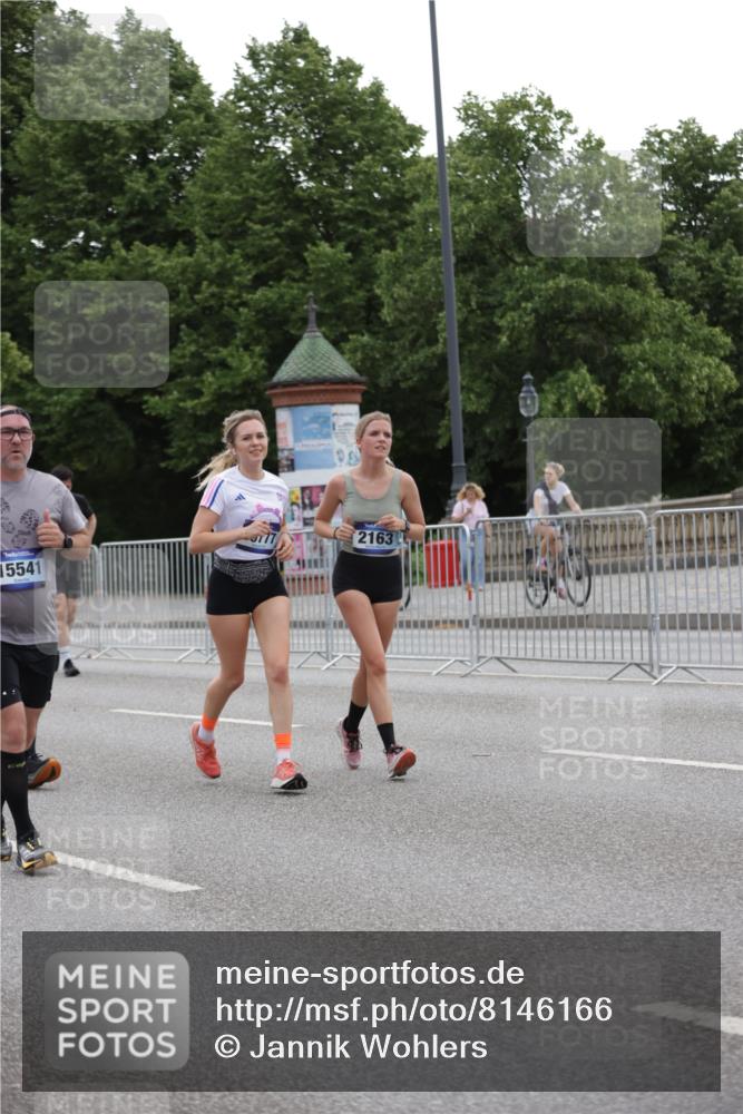 29.06.2025 - hella hamburg halbmarathon Jannik Wohlers http://msf.ph/oto/8146166 29.06.2025 10:47:36 Lombardsbrücke 1174, 1175, 1246, 1392, 1618, 1701, 2163, 2197, 2491, 2545, 2650, 3049, 3468, 4327, 4856, 5886, 7240, 7393, 7394, 7427, 7916, 8077, 8310, 8521, 8774, 9356, 9696, 9697, 10658, 10777, 10794, 11548, 11781, 11923, 12157, 12412, 12480, 12582, 14222, 14800, 15357, 15541, 15688, 15730, 16356, 16722, 17325, 17339, 17562, 17563, 17957, 18001, 18262, 18352, 18480, 19062, 19101 meine-sportfotos.de