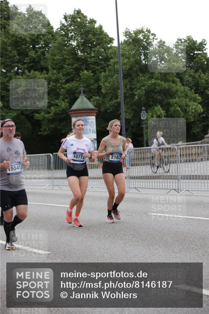 29.06.2025 - hella hamburg halbmarathon Jannik Wohlers http://msf.ph/oto/8146187 29.06.2025 10:47:36 Lombardsbrücke 1174, 1175, 1246, 1392, 1618, 1701, 2163, 2197, 2491, 2545, 2650, 3049, 3468, 4327, 4856, 5886, 7240, 7393, 7394, 7427, 7916, 8077, 8310, 8521, 8774, 9356, 9696, 9697, 10658, 10777, 10794, 11548, 11781, 11923, 12157, 12412, 12480, 12582, 14222, 14800, 15357, 15541, 15688, 15730, 16356, 16722, 17325, 17339, 17562, 17563, 17957, 18001, 18262, 18352, 18480, 19062, 19101 meine-sportfotos.de