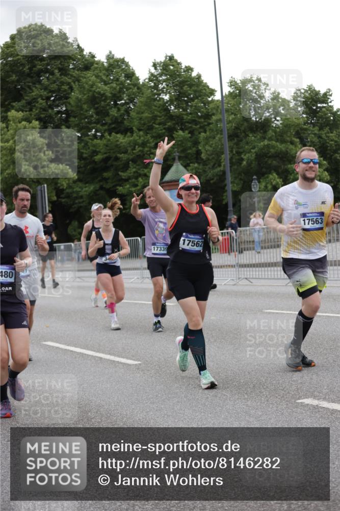 29.06.2025 - hella hamburg halbmarathon Jannik Wohlers http://msf.ph/oto/8146282 29.06.2025 10:47:38 Lombardsbrücke 1157, 1174, 1175, 1392, 1701, 2163, 2197, 2545, 2650, 2958, 3049, 3468, 3679, 4327, 4856, 5886, 5952, 7240, 7393, 7394, 7427, 7916, 8077, 8310, 8521, 8774, 9356, 9696, 9697, 10777, 10794, 11548, 11742, 11781, 11923, 12157, 12480, 14050, 14222, 14800, 15357, 15541, 15730, 16356, 16722, 17325, 17339, 17562, 17563, 17957, 18001, 18262, 18352, 18480, 19062, 19101 meine-sportfotos.de
