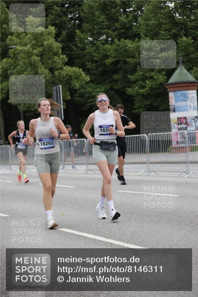 29.06.2025 - hella hamburg halbmarathon Jannik Wohlers http://msf.ph/oto/8146311 29.06.2025 10:47:40 Lombardsbrücke 1157, 1174, 1175, 1392, 1701, 2037, 2163, 2197, 2418, 2650, 2958, 3468, 3679, 3933, 4327, 4856, 5886, 5952, 7240, 7393, 7394, 7916, 8077, 8521, 8774, 9356, 9921, 10777, 10794, 11548, 11742, 11781, 12104, 12157, 12480, 13377, 13529, 13861, 14050, 14222, 15357, 15541, 15730, 15743, 16141, 16722, 17325, 17339, 17562, 17563, 17957, 18001, 18262, 18352, 18480, 19101 meine-sportfotos.de