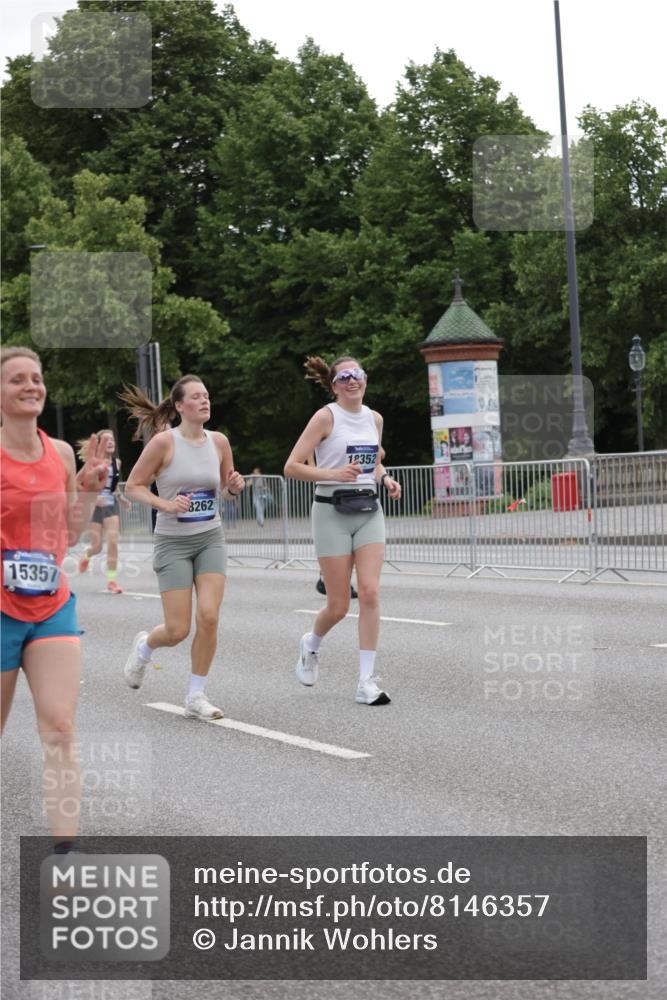 29.06.2025 - hella hamburg halbmarathon Jannik Wohlers http://msf.ph/oto/8146357 29.06.2025 10:47:41 Lombardsbrücke 1157, 1174, 1175, 1392, 1701, 2037, 2163, 2197, 2418, 2650, 2958, 3468, 3504, 3679, 3933, 4327, 4856, 5585, 5886, 5952, 7240, 7393, 7394, 7916, 8077, 8521, 8774, 9356, 9921, 10145, 10777, 10794, 11548, 11742, 11781, 12104, 12157, 12480, 13377, 13529, 13675, 13861, 14050, 15357, 15541, 15730, 15743, 16141, 16722, 17325, 17339, 17562, 17563, 17957, 18001, 18248, 18262, 18352, 18480, 19101 meine-sportfotos.de