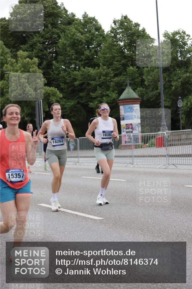 29.06.2025 - hella hamburg halbmarathon Jannik Wohlers http://msf.ph/oto/8146374 29.06.2025 10:47:41 Lombardsbrücke 1157, 1174, 1175, 1392, 1701, 2037, 2163, 2197, 2418, 2650, 2958, 3468, 3504, 3679, 3933, 4327, 4856, 5585, 5886, 5952, 7240, 7393, 7394, 7916, 8077, 8521, 8774, 9356, 9921, 10145, 10777, 10794, 11548, 11742, 11781, 12104, 12157, 12480, 13377, 13529, 13675, 13861, 14050, 15357, 15541, 15730, 15743, 16141, 16722, 17325, 17339, 17562, 17563, 17957, 18001, 18248, 18262, 18352, 18480, 19101 meine-sportfotos.de